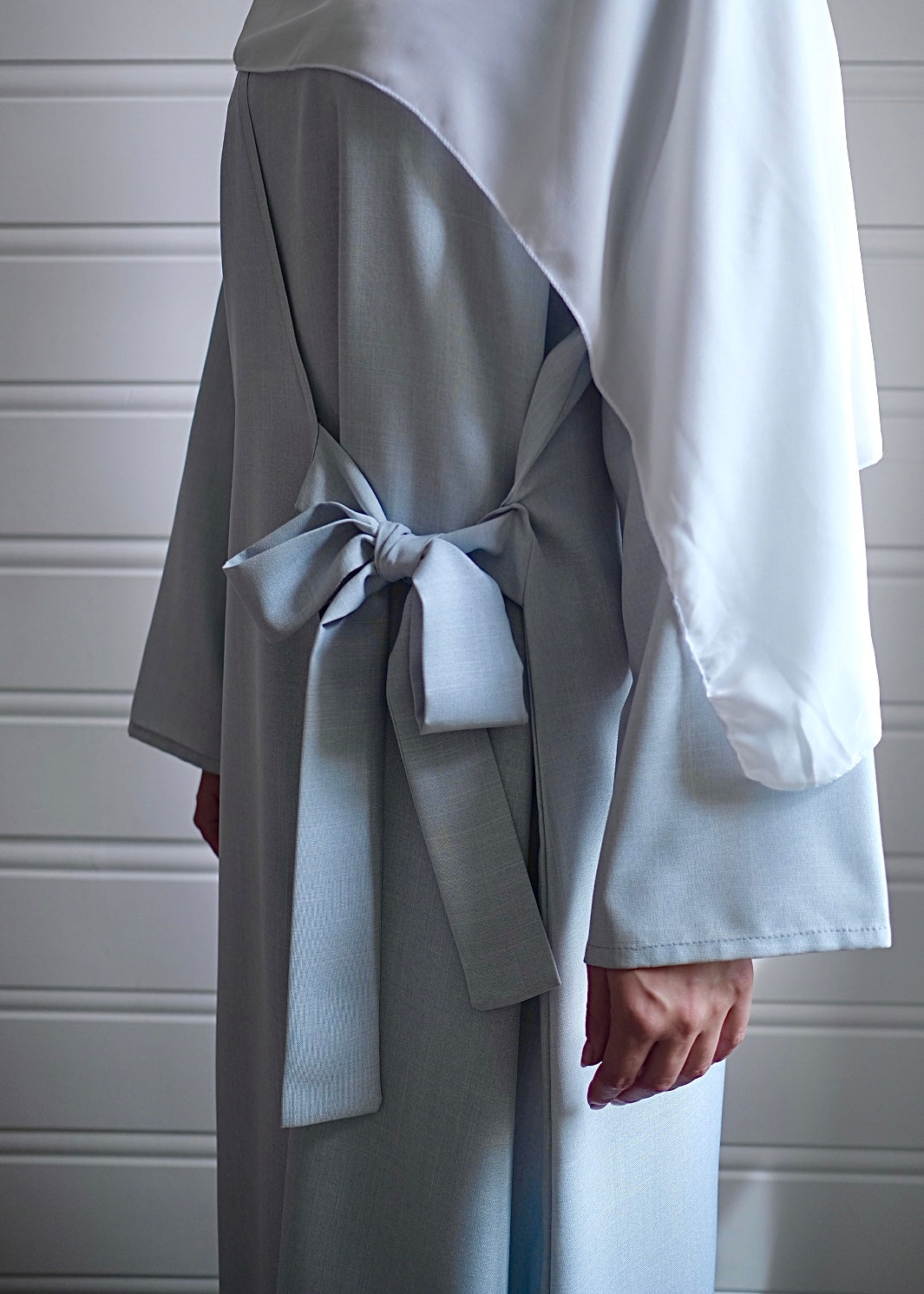 Blå linkjole med rette ermer og justerbar knyting